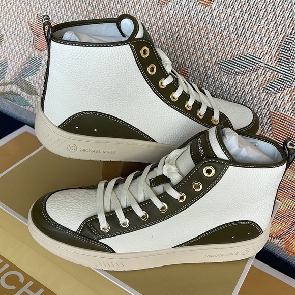 MICHAEL KORS SHEA MID HIGH TOP
FAUX LEATHER
49F3SHFESL
OLIVE
New - Picture 5 of 16